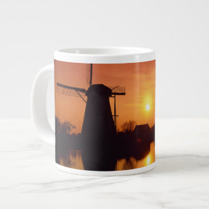 Windmühlen bei Sonnenuntergang, Kinderdijk, Nieder Jumbo-Tasse