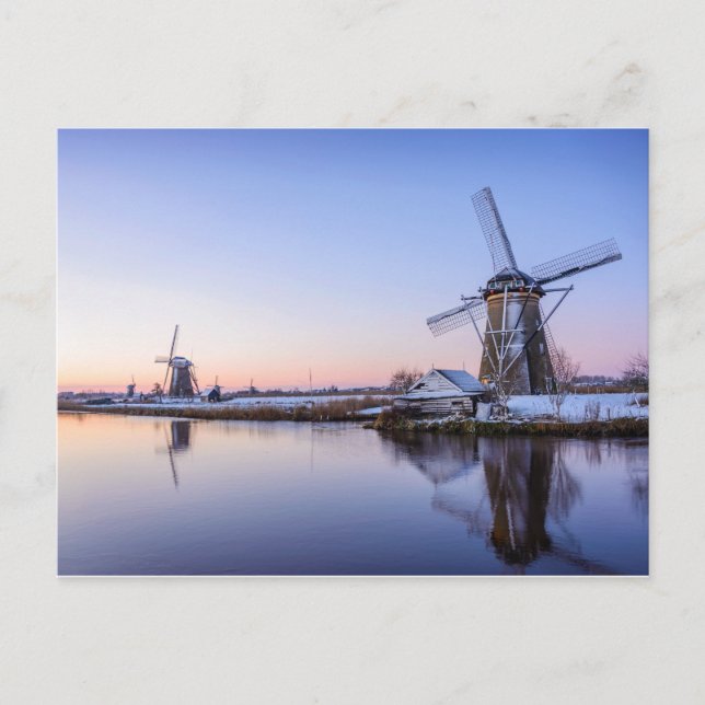 Windmühlen im Winter entlang eines gefrorenen Flus Postkarte (Vorderseite)