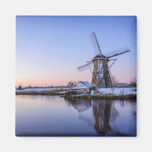Windmühlen im Winter während eines Sonnenaufgang Magnet