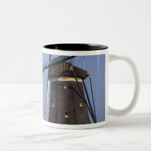 Windmühlen, Leidschendam, Niederlande Zweifarbige Tasse
