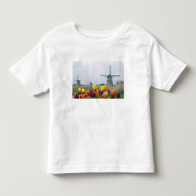Windmühlen und Tulpen entlang des Kanals in Kleinkind T-shirt (Vorderseite)