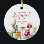 Wine Bar First Christmas Verlobtes Ornament Gesche<br><div class="desc">Wood Rustic First Christmas Verlobte Ornament Geschenk Personalisiert mit Ihrem eigenen Namen,  Veranstaltung und Jahr!</div>