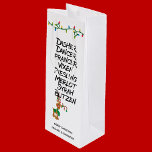 Wine Lover Reindeer Names Funny Christmas Geschenktüte Für Weinflaschen<br><div class="desc">Dieses Design kann in dem Bereich personalisiert werden, der durch das Ändern des Fotos und/oder Textes zur Verfügung gestellt wird. Sie können auch angepasst werden, indem Sie auf Vorlage personalisieren klicken und dann auf die Schaltfläche klicken, um weitere Optionen anzupassen, um die Hintergrundfarbe zu löschen oder zu ändern, Text hinzuzufügen,...</div>