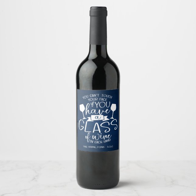 Wine Lovers Funny 2020 Covid Christmas Blue Wood Weinetikett (Vorderseite)