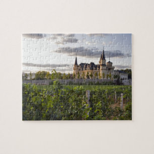 Winery-Gebäude vom Weinberg aus gesehen bei