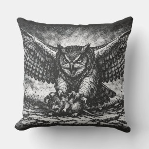 Winged Owl Sentinel von BurnsInHell Kissen