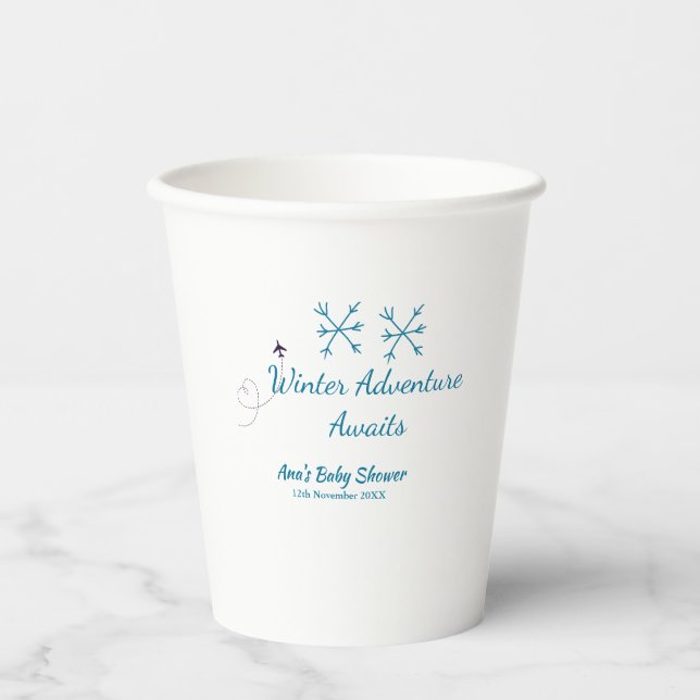 Winter Adventure awaits baby shower blue snowflake Pappbecher (Vorderseite)