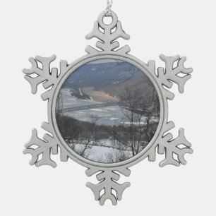 Winter-Ansicht von Bear Mountain-Brücke Schneeflocken Zinn-Ornament