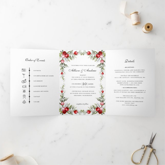 Winter Berry Christmas Wedding Timeline Einladung (Innenseite)