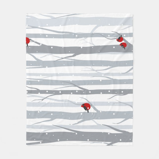Winter Birches: Graubäume, Rote Vögel Fleecedecke (Vorderseite)
