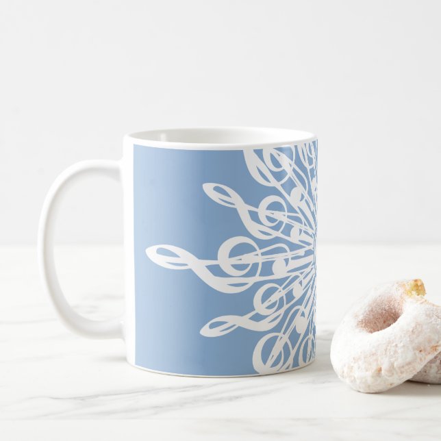 Winter Blue Ornamental Monogram G-Clef Snowflake Kaffeetasse (Mit Donut)