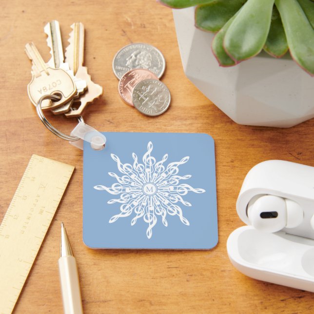 Winter Blue Ornamental Monogram G-Clef Snowflake Schlüsselanhänger (Schreibtisch)