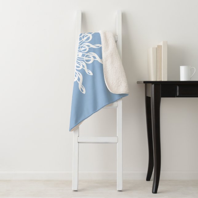 Winter Blue Ornamental Monogram G-Clef Snowflake Sherpadecke (Beispiel)