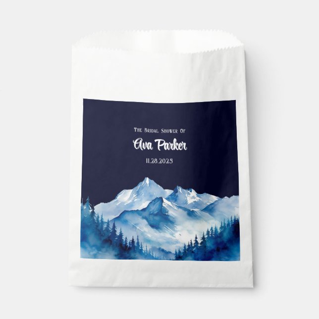 Winter Blue White Snowy Mountains Brautparty Geschenktütchen (Vorderseite)