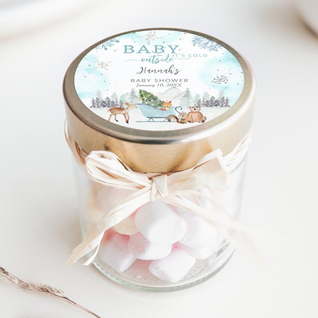 Winter Boy Baby Es ist kalt draußen Dusche Gefalle Runder Aufkleber (Von Creator hochgeladen)