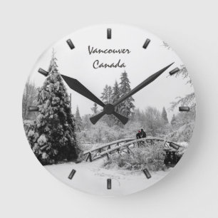 Winter Clock Custom Winter Bridge Wall Clock Runde Wanduhr