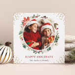 Winter Floral Gold Confetti 2 Foto Square Happy Feiertagskarte<br><div class="desc">Diese hübsche quadratische Karte besticht durch eine Mischung aus Winterfloralen und eleganten Goldkonfetti, die den Geist der Ferien perfekt verkörpern. Zeigen Sie zwei Ihrer hochgeehrten Fotos, damit Ihre Lieben es lieben werden zu schätzen. Mit dem digitalen Download können Sie es mit Ihren Freunden und Ihrer Familie über soziale Medien oder...</div>