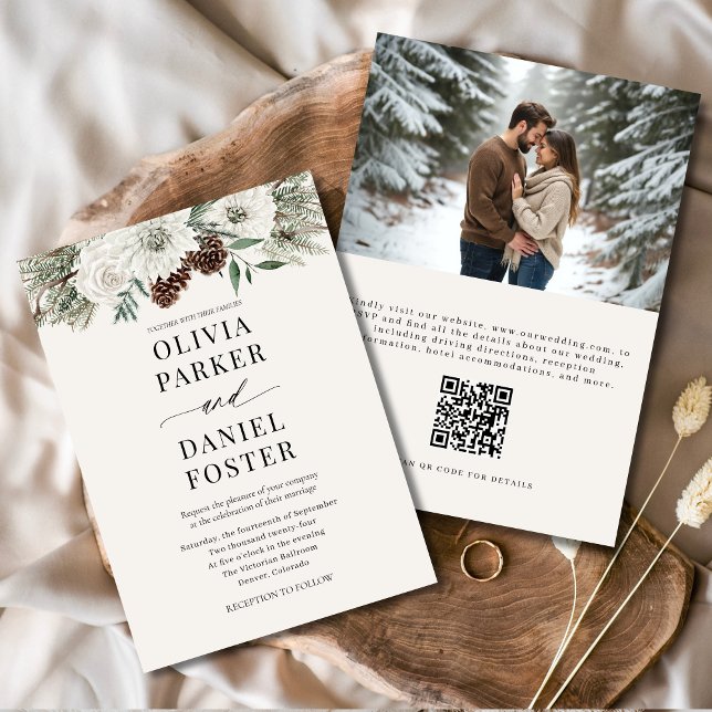 Winter Foto QR Code Elegante Evergreen Wedding Einladung (Von Creator hochgeladen)