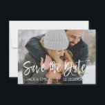Winter Foto Save the Date Karte<br><div class="desc">Winterkohle Graue Handschrift Save the Date Fotokarte. Foto und Text dieses handgeschriebenen Pinselskripts können mit Ihrem Foto und Namen aktualisiert und angepasst werden. Diese Karte zeigt auch Ihren Namen auf der Rückseite der Save the Date Karte an.</div>