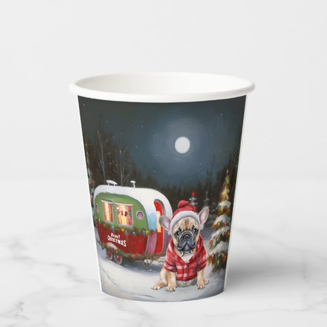 Winter French Bulldog Caravan Weihnachtsabenteuer Pappbecher (Vorderseite)