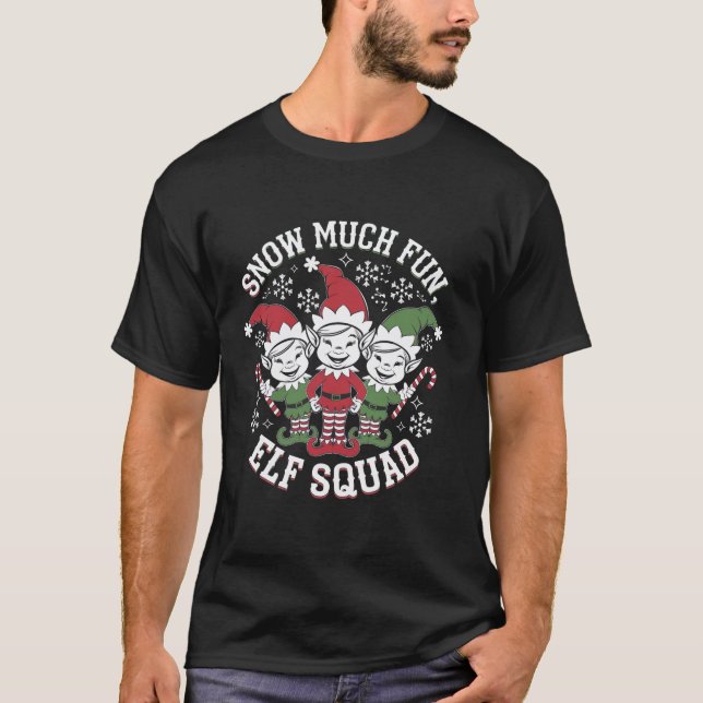 Winter Fun with cheerful Elf Squad  T-Shirt (Vorderseite)