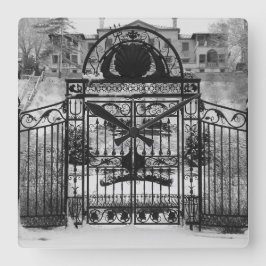 Winter Gate Quadratische Wanduhr