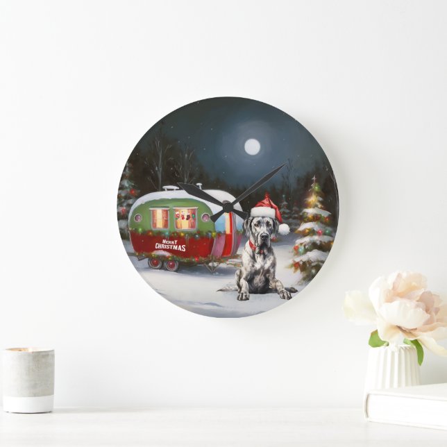 Winter Great Dane Caravan Weihnachtsabenteuer Große Wanduhr (Zuhause)