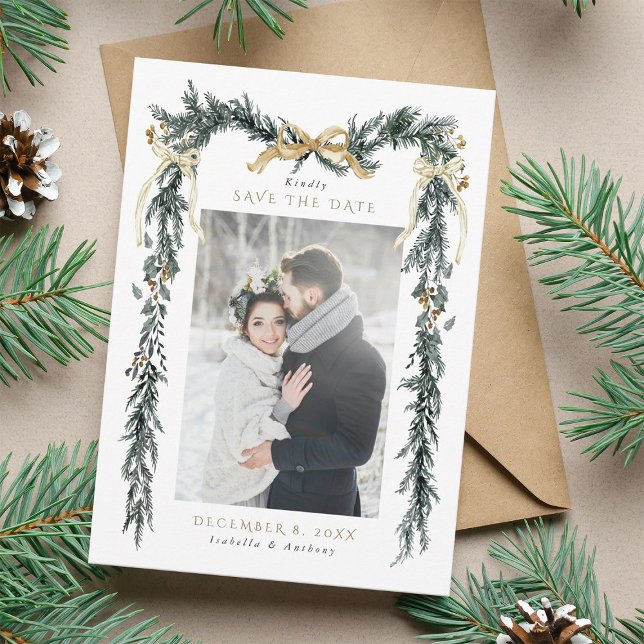 Winter Greenery Garland Wedding Photo Gold & Green Save The Date (Von Creator hochgeladen)