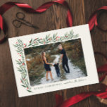 Winter Greenery Ivory Foto Weihnachten<br><div class="desc">Diese elegante Winter Greenery Ivory Foto Weihnachtskarte ist komplett anpassbar. Gewollt,  um noch mehr anpassen? Klicken Sie auf "Bearbeiten mit dem Entwurfstool". Dieses Design ist Teil einer Sammlung. Originelle Aquarellkunst von der Designerin Stacey Meacham bemalt.</div>