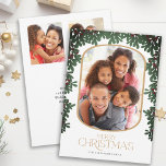 Winter Greenery Mistletoe 3 Fotos Weihnachten<br><div class="desc">Diese reizvolle Weihnachtskarte zeigt ein vertikales Foto in einem abgerundeten Rahmen,  das mit einem Mistelrand versehen ist. Diese weiße Urlaubskarte bietet Platz für drei Ihrer Lieblingsfotos. Benutzerdefinierter Text,  auf der Rückseite,  ermöglicht es Ihnen,  Ihre eigene persönliche Nachricht hinzuzufügen,  oder verwenden Sie die angezeigte.</div>