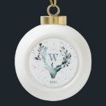 Winter Hirschkopf Silver Blue Monogram Christmas Keramik Kugel-Ornament<br><div class="desc">Ein mystischer Winter mit diesem eleganten Hirschkopf gegen silberblauen Schnee. Die perfekte Geschenkidee für die Weihnachtsferien 2022.</div>