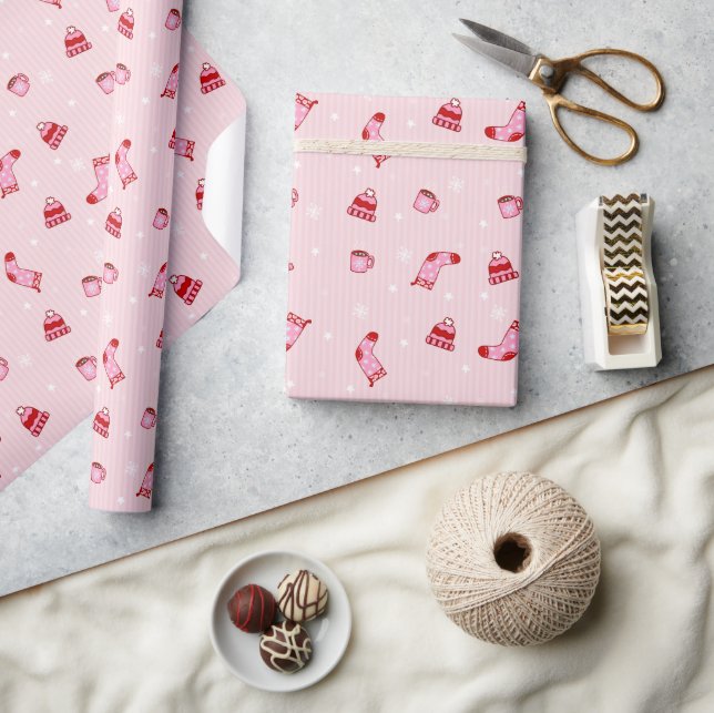 Winter icons - cozy Pink and Red Christmas Pattern Geschenkpapier (Kunsthandwerk)