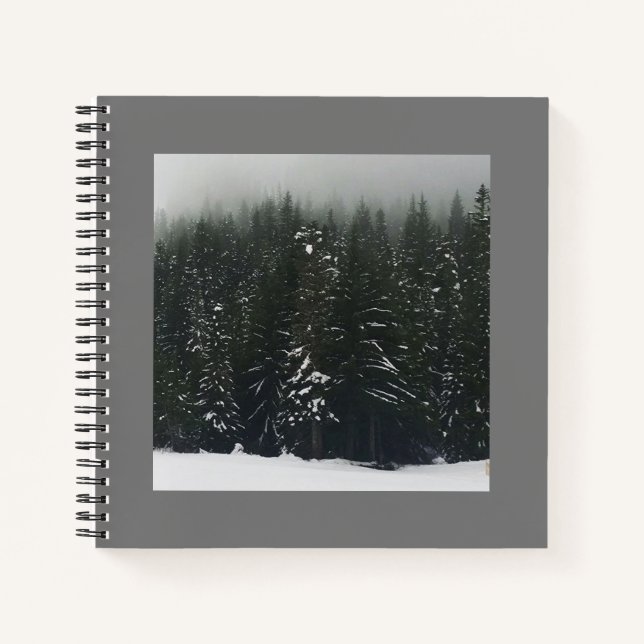 Winter im Bergwald Notizbuch (Vorderseite)
