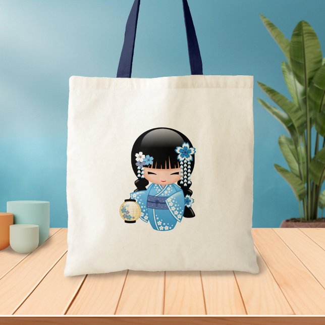 Winter Kokeshi Doll - Blue Kimono Geisha Girl 2 Tragetasche (Von Creator hochgeladen)