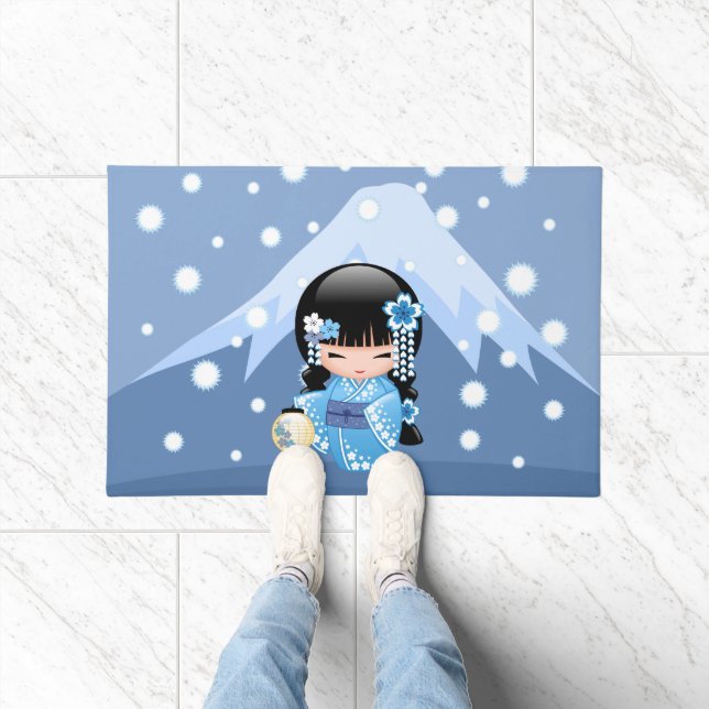 Winter Kokeshi Doll - Blue Mountain Geisha Girl Fußmatte (Indoor)