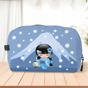 Winter Kokeshi Doll - Blue Mountain Geisha Girl Waschbeutel