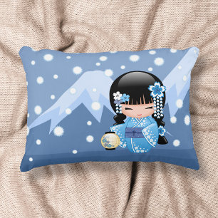 Winter-Kokeshi-Puppe - Blaue Berg-Geisha Zierkissen