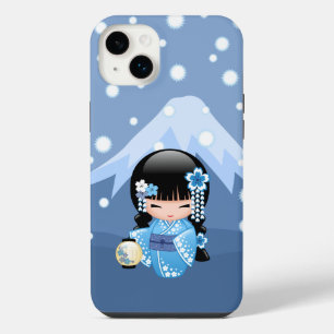 Winter-Kokeshi-Puppe - Geisha-Mädchen vom blauen B iPhone 14 Plus Hülle