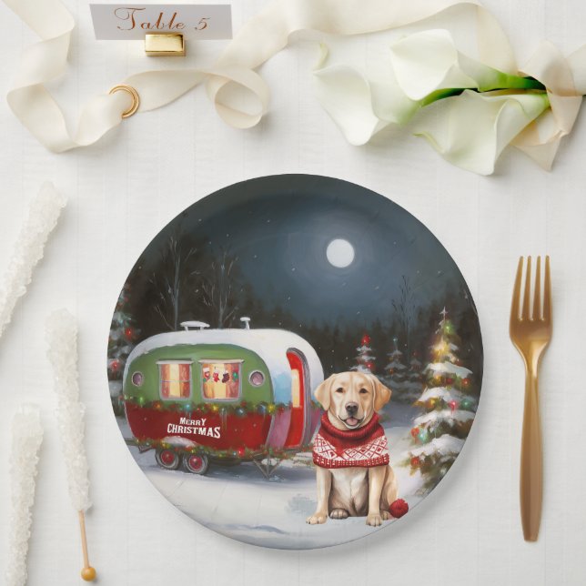 Winter Labrador Caravan Weihnachtsabenteuer Pappteller (Hochzeit)