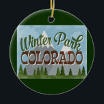 Winter Park Colorado Fundus Retro Snowy Mountains Keramik Ornament<br><div class="desc">Winter Park Colorado Neo Vintage Reisedesign im lustigen Retro-Cartoon-Stil mit schneebedeckten Bergen,  Wäldern und Bäumen darunter,  blauen Himmel und coolem Retro-Skript-Text.</div>