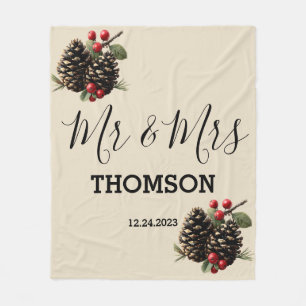 Winter Pinecones & Berries Family Throw Kissen Fleecedecke