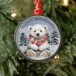 Winter Red Scarf Polar Bear Baby's First Christmas Ornament Aus Metall<br><div class="desc">Feiern Sie das erste Weihnachtsfest Ihres Babys mit diesem bezaubernden Metall-Ornament. Mit einem zauberhaften Eisbären mit festlichem rotem Schal ist dieses Ornament der perfekte Ort, um diesem besondere Anlass zu gedenken. Die aufwändigen Details und die hochwertige Handwerkskunst machen es zu einem wertvollen Erbe für die nächsten Jahre. Hänge ihn auf...</div>