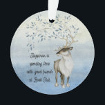 Winter-Ren-Buchgemeinschaft-Freundschafts-Zitat Ornament<br><div class="desc">Glück verbringt Zeit mit guten Freunden am inspirierend Freundschaftszitat der Buchgemeinschaft. Reizende AquarellAusrüstungsbeschreibungen ein Ren mit den Blumengeweihen.</div>