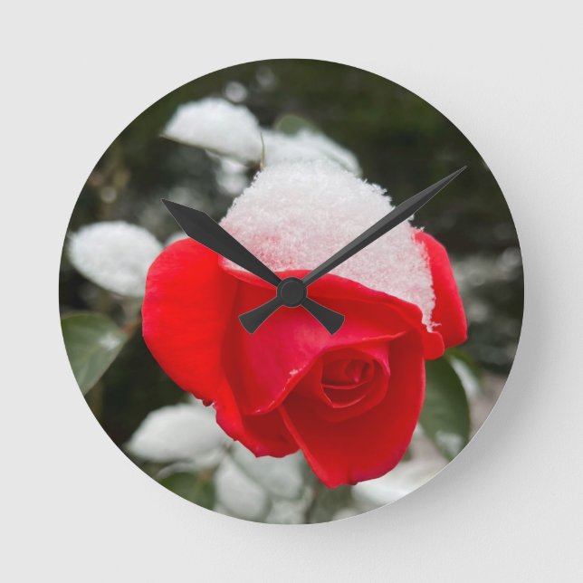 Winter Rose Wall Clock  Runde Wanduhr (Vorderseite)