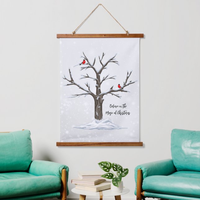 Winter Rote Kardinäle auf Schneebaum Wandteppich Mit Holzrahmen (Wohnzimmer)
