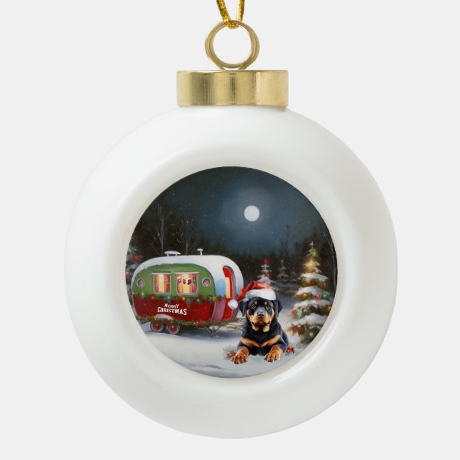 Winter Rottweiler Caravan Weihnachtsabenteuer Keramik Kugel-Ornament (Vorderseite)