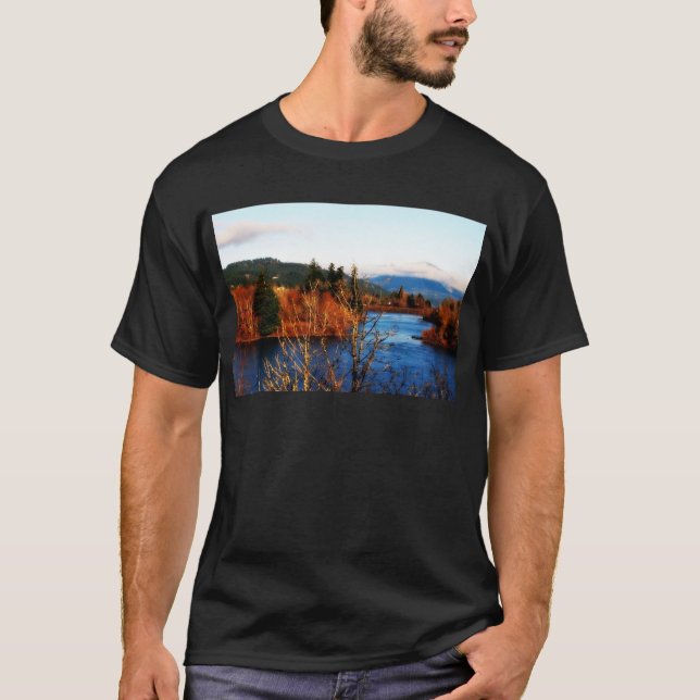 Winter Scene Columbia Gorge T-Shirt (Vorderseite)