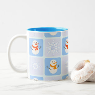 Winter Schneemann und Schneeflocken Zweifarbige Tasse
