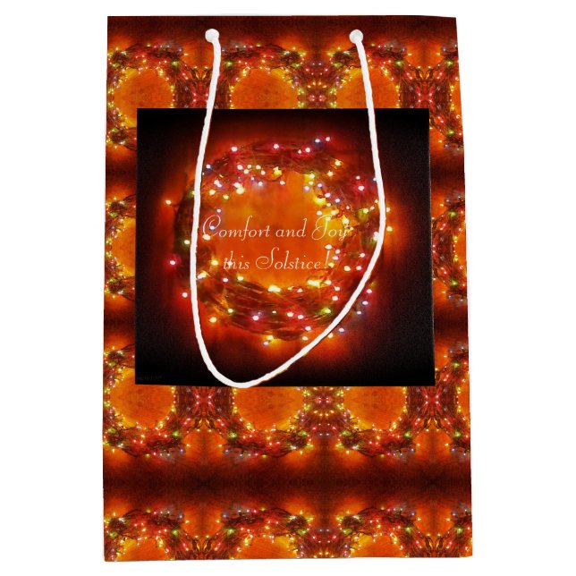 Winter Solstice Fee Lights Wreath Mittlere Geschenktüte (Vorderseite)