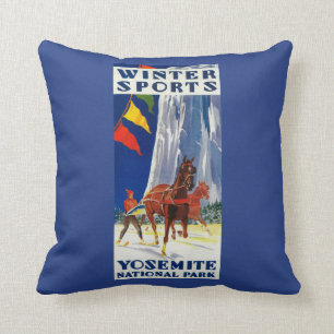 Winter-Sport bei Yosemite PosterYosemite, CA Kissen